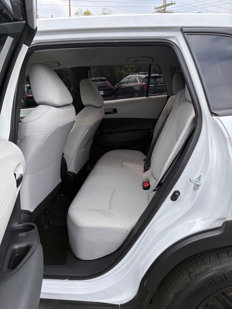 2025 Toyota Corolla Cross L - Photo 24