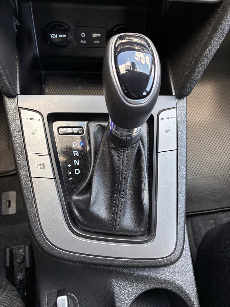 2020 Hyundai Elantra Value Edition - Photo 32