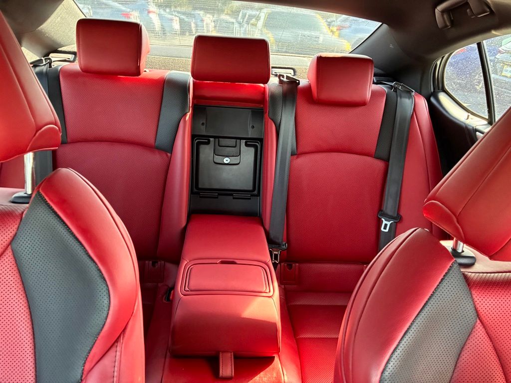 2019 Lexus ES F SPORT - Photo 17