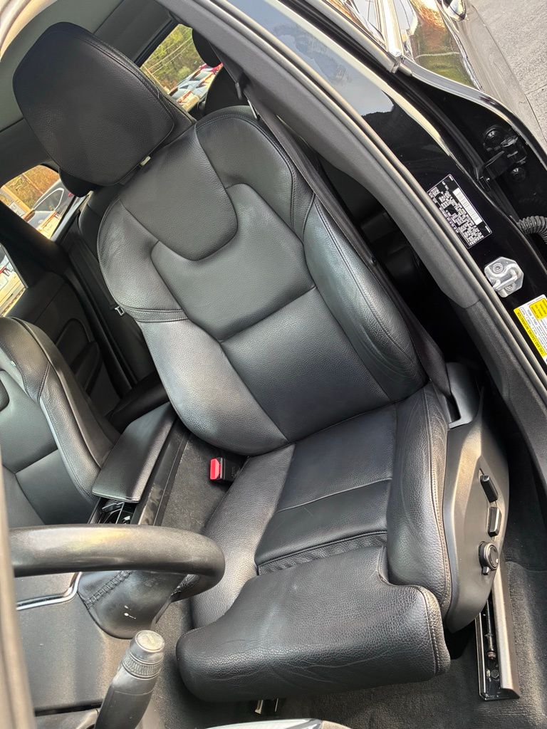 2019 Volvo XC60 Momentum - Photo 20