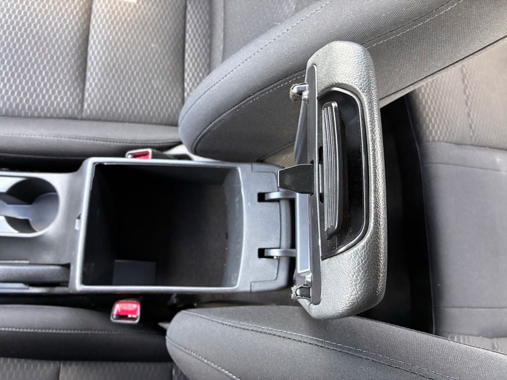 2020 Hyundai Elantra Value Edition - Photo 36