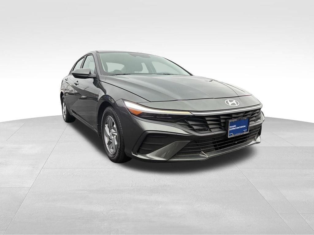 2024 Hyundai Elantra SE