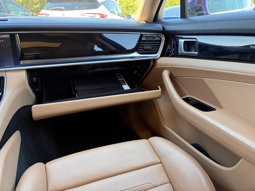 2020 Porsche Panamera S - Photo 46