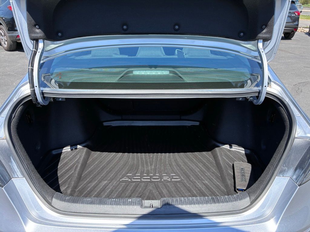 2025 Honda Accord SE - Photo 13