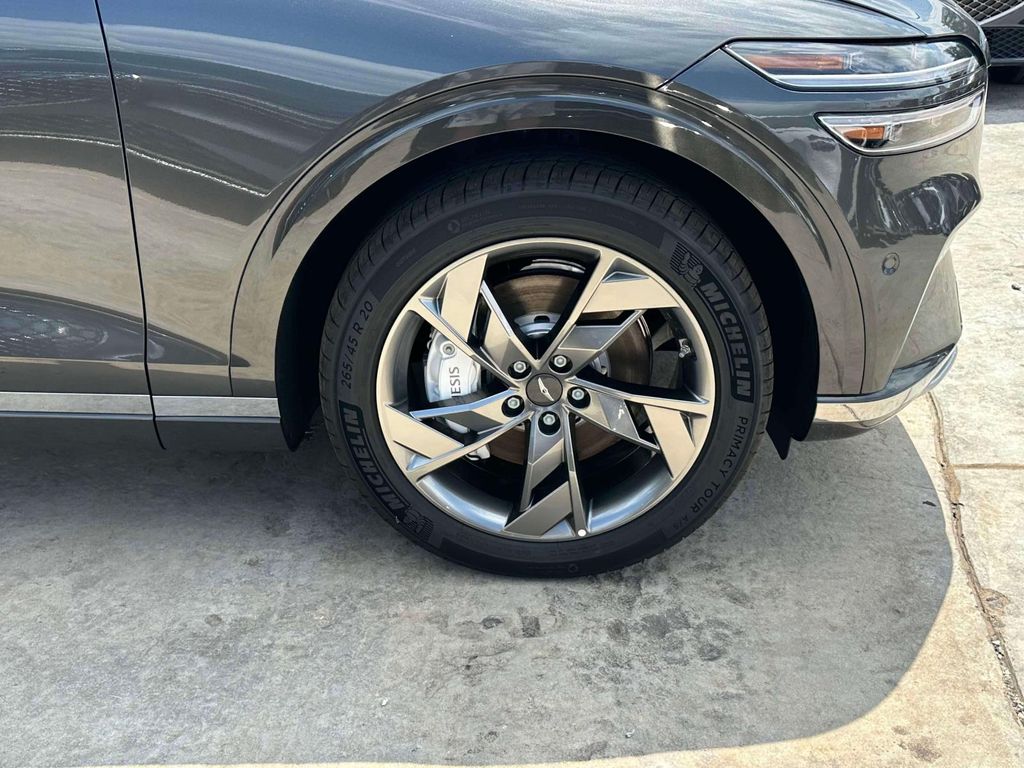 2025 Genesis Electrified GV70 Prestige photo 4