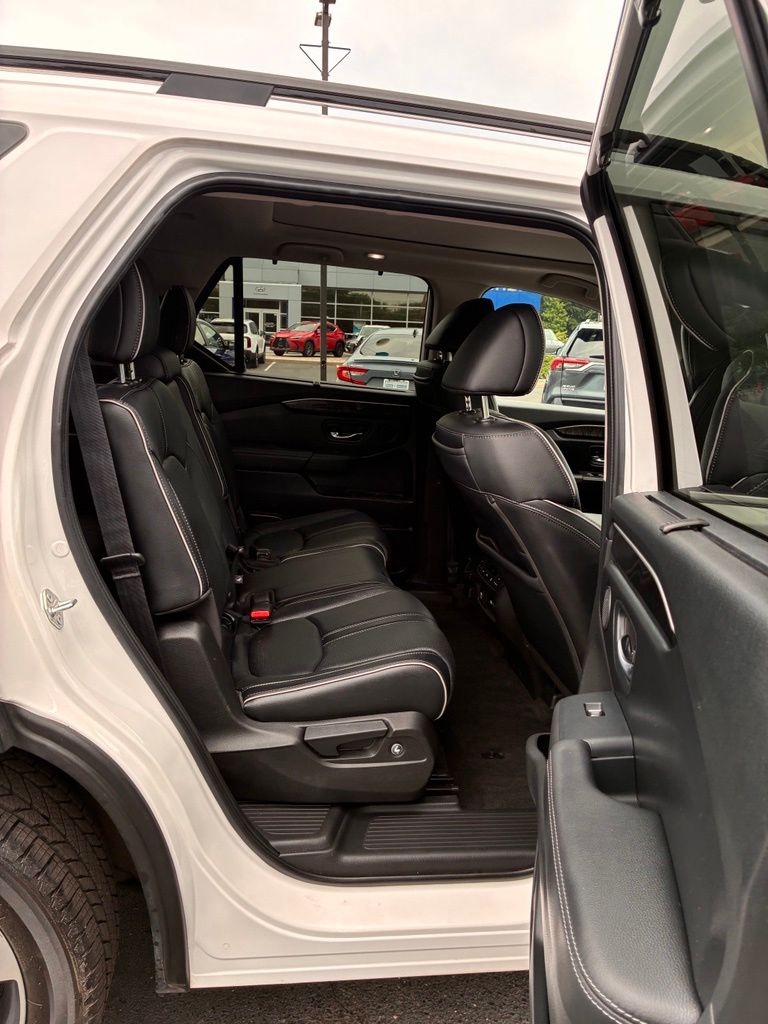 2023 Honda Pilot Elite - Photo 22