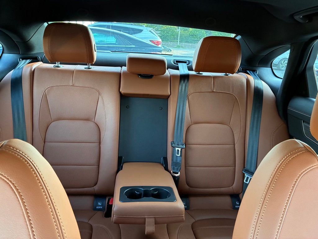 2022 Jaguar XF R-Dynamic SE - Photo 18