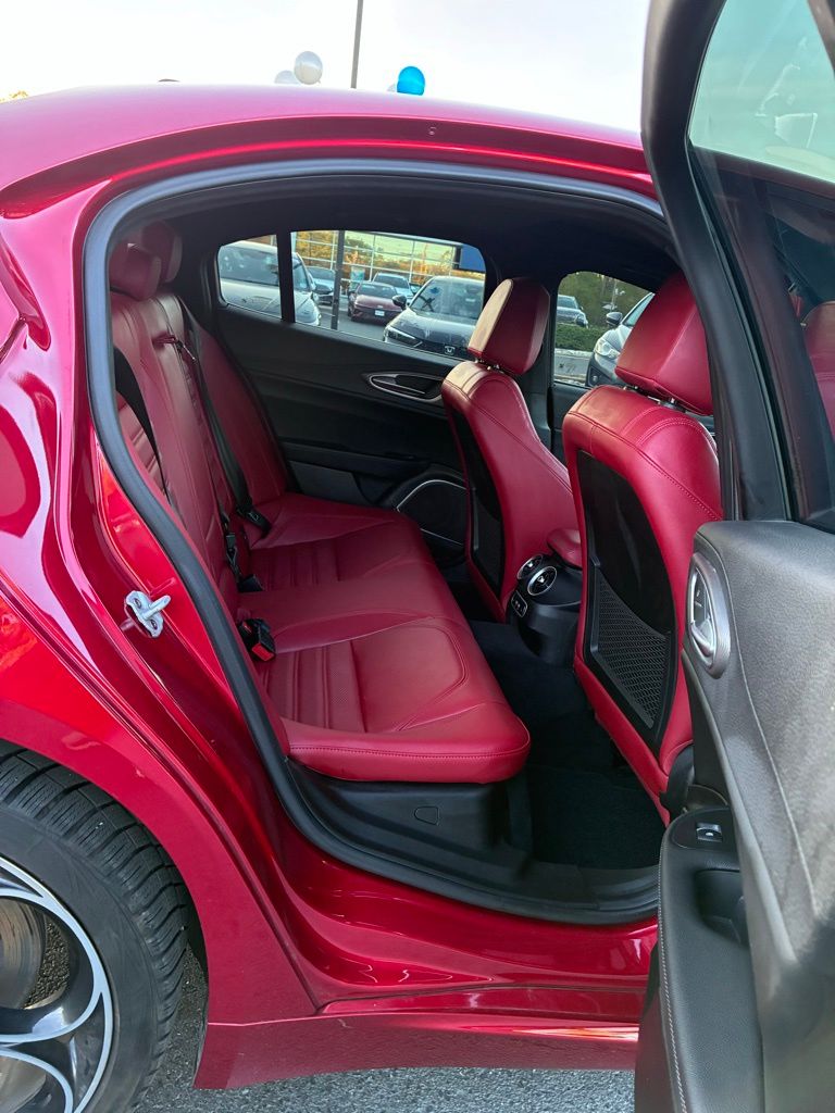 2022 Alfa Romeo Giulia Ti Veloce - Photo 20