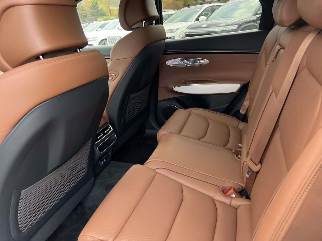 2026 GENESIS GV70 Advanced - Photo 9