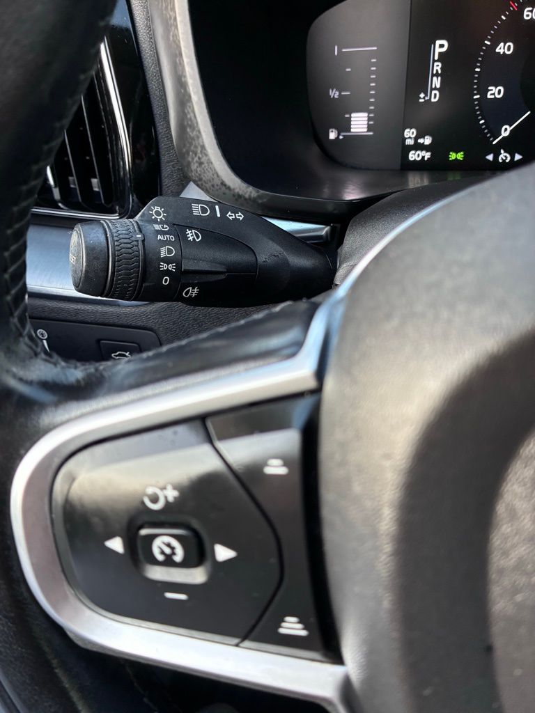 2019 Volvo XC60 Momentum - Photo 29