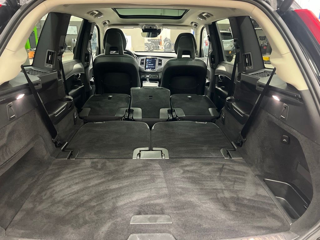 Used 2021 Volvo XC90 T5 Momentum 7 Passenger SUV