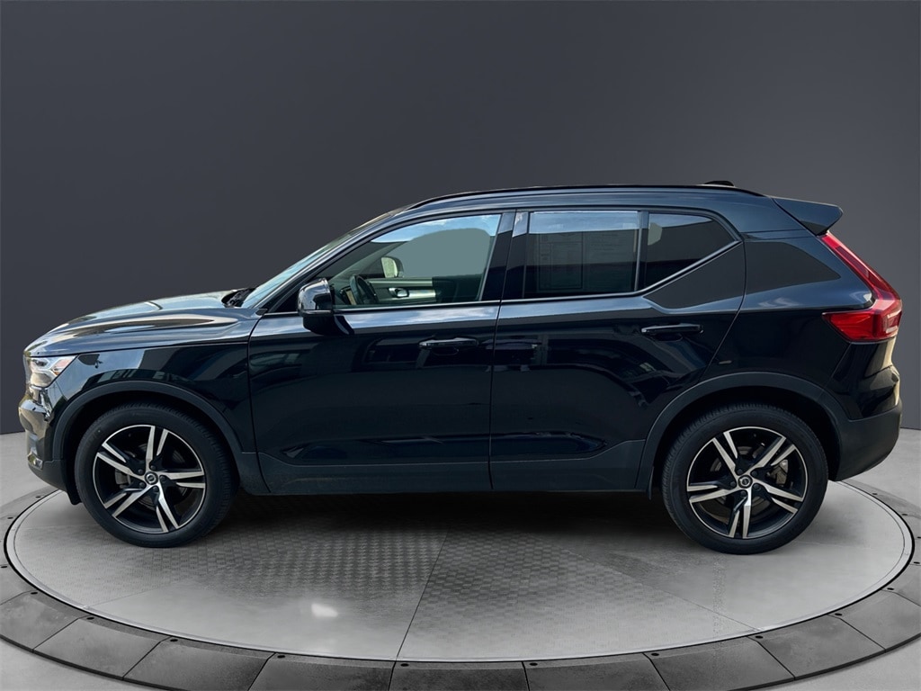 Used 2021 Volvo XC40 R-Design with VIN YV4162UM3M2576085 for sale in Columbus, OH