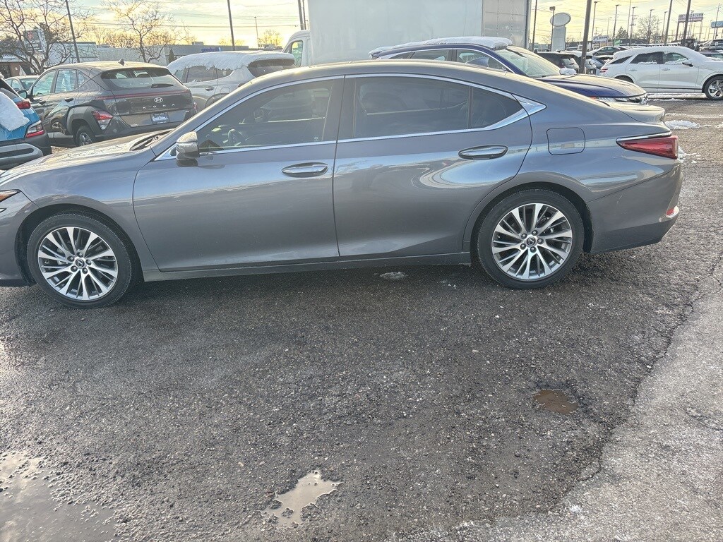 Used 2019 Lexus ES Sedan