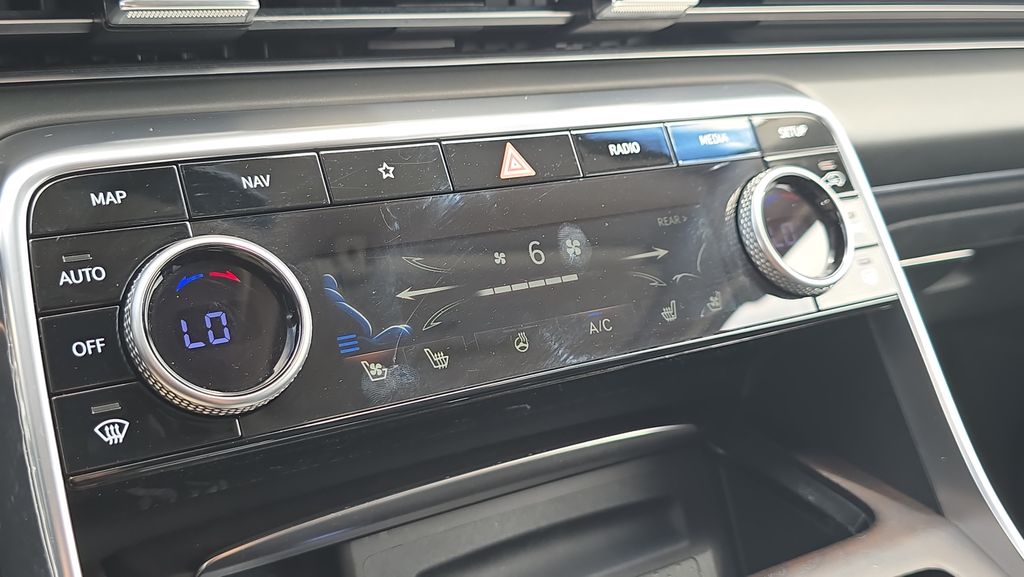 2024 GENESIS GV80 - Photo 24