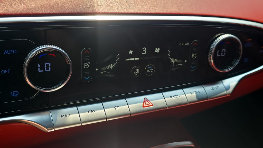 2024 GENESIS GV70 Sport - Photo 24