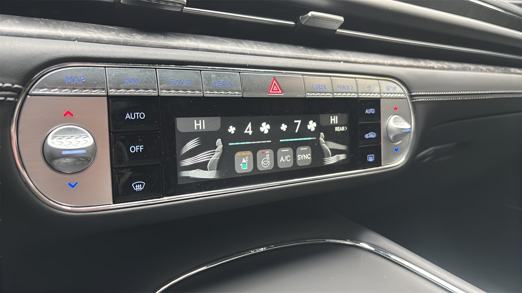 2024 GENESIS G90 Base - Photo 24