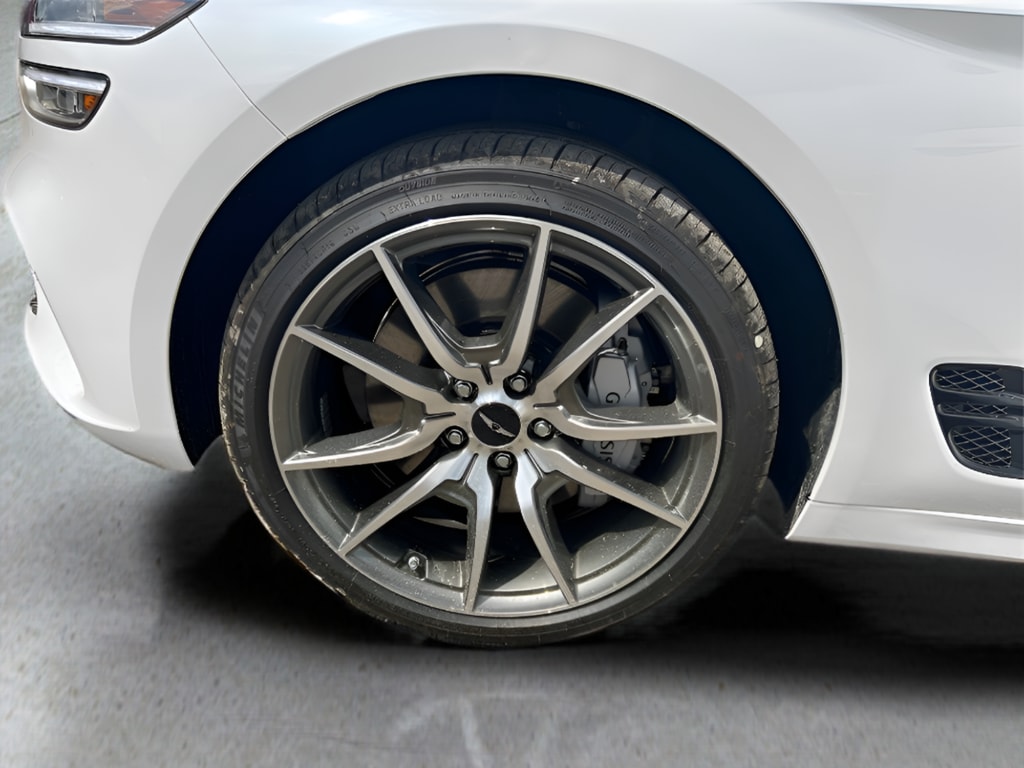 2025 GENESIS G70 Standard - Photo 14