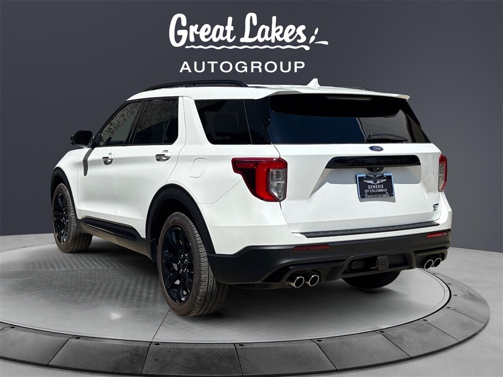 2022 Ford Explorer ST photo 2
