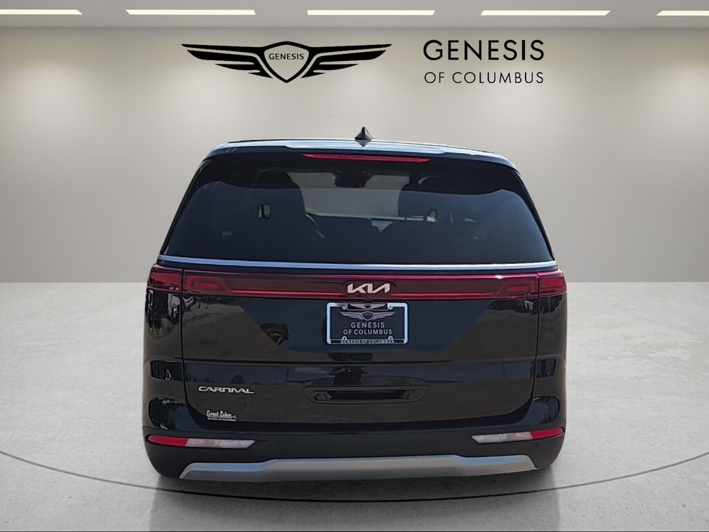 Used 2024 Kia Carnival LX Minivan/Van