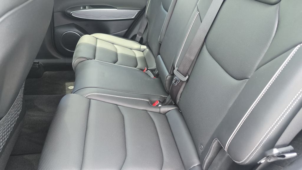 2024 GENESIS GV70 Standard - Photo 10