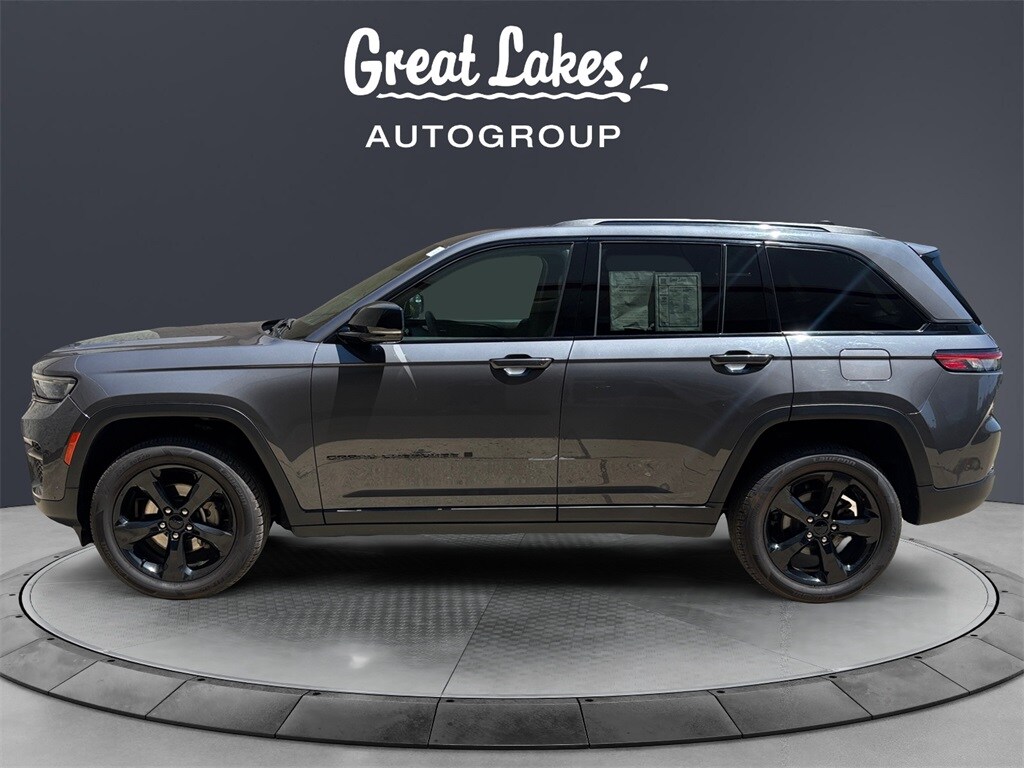 2023 Jeep Grand Cherokee Altitude X photo 2