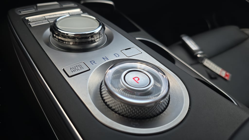 2024 GENESIS GV70 Standard - Photo 20