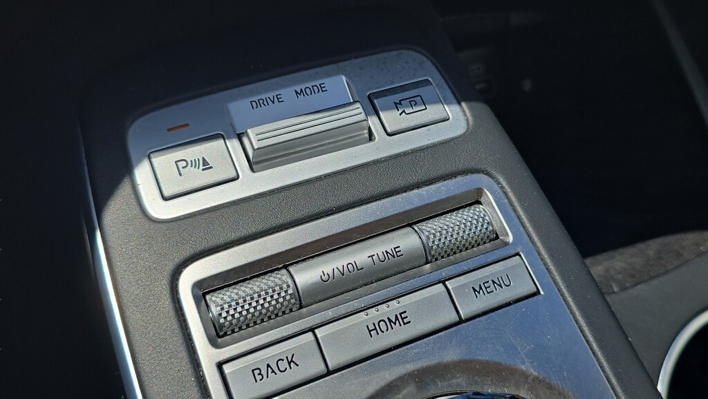 2023 GENESIS GV70 Standard - Photo 28