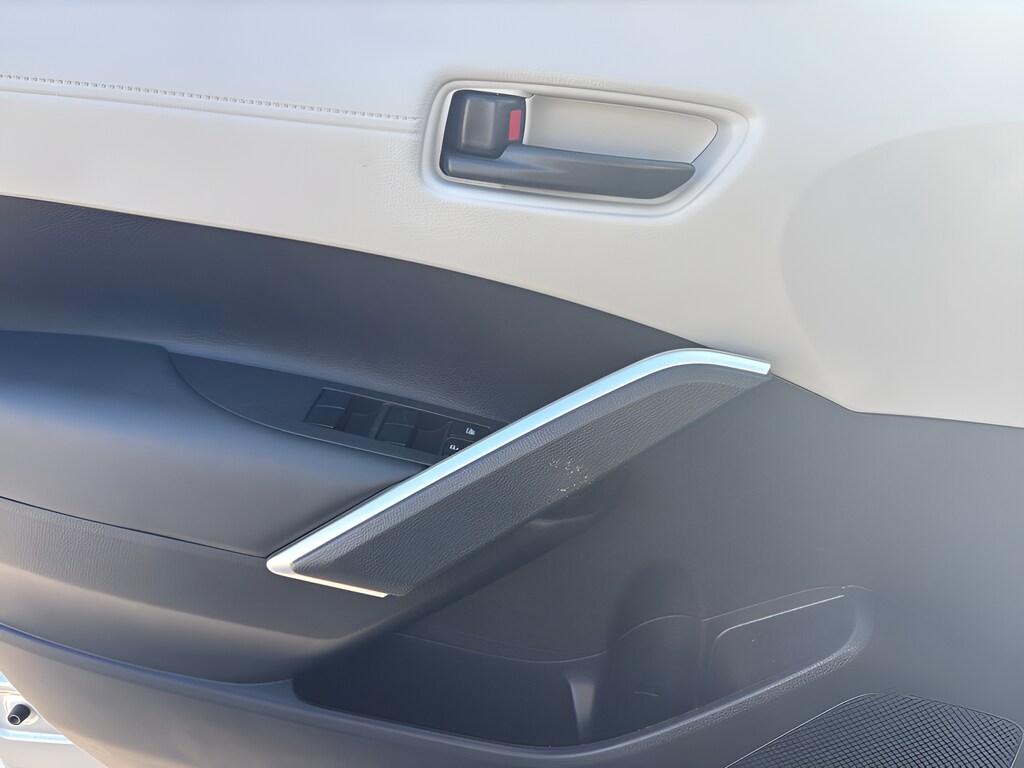 2023 Toyota Corolla Cross LE - Photo 14