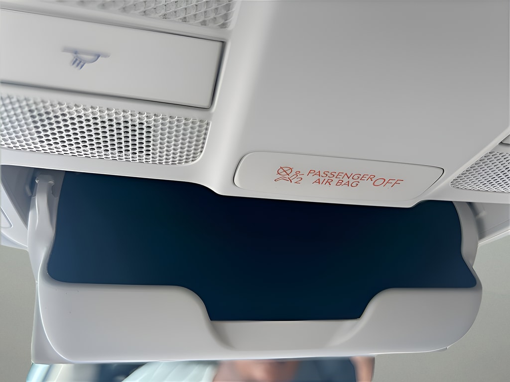 2025 GENESIS G70 Standard - Photo 27