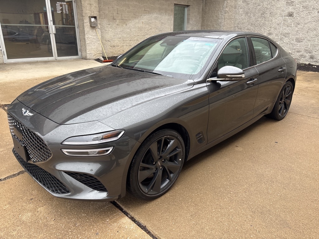 2023 GENESIS G70 Standard's photo