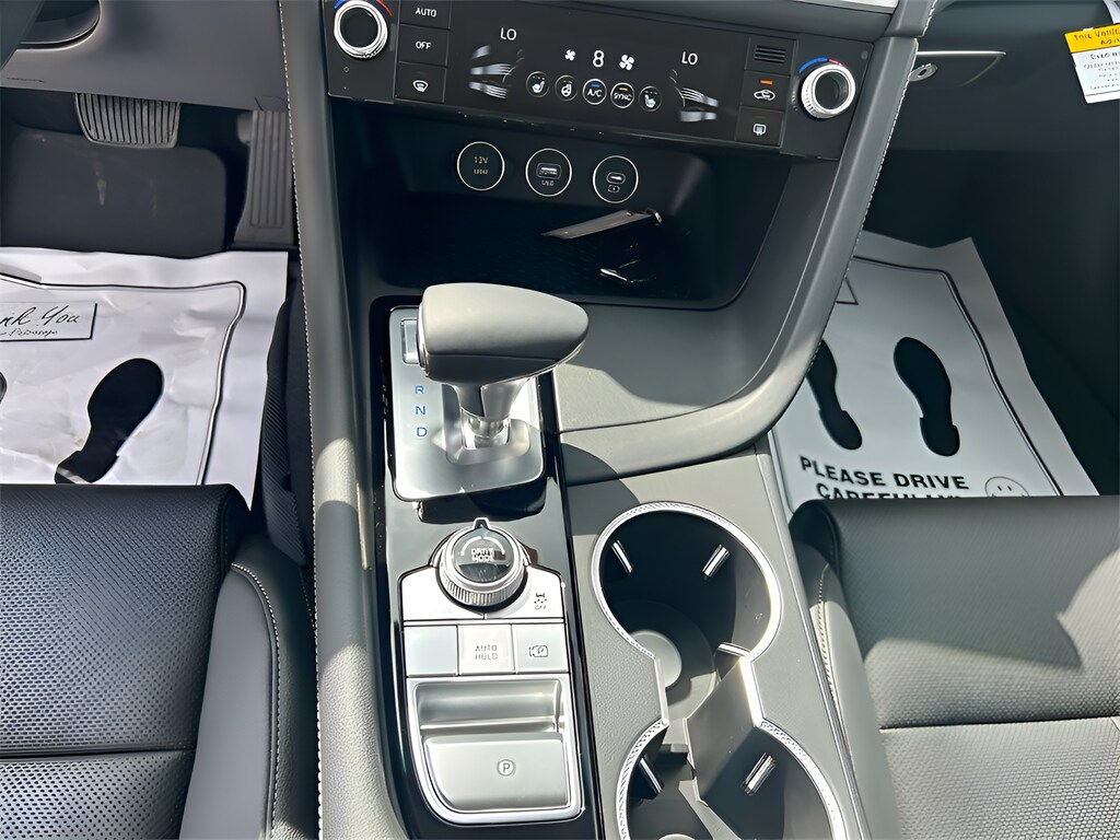 2025 GENESIS G70 Standard - Photo 11