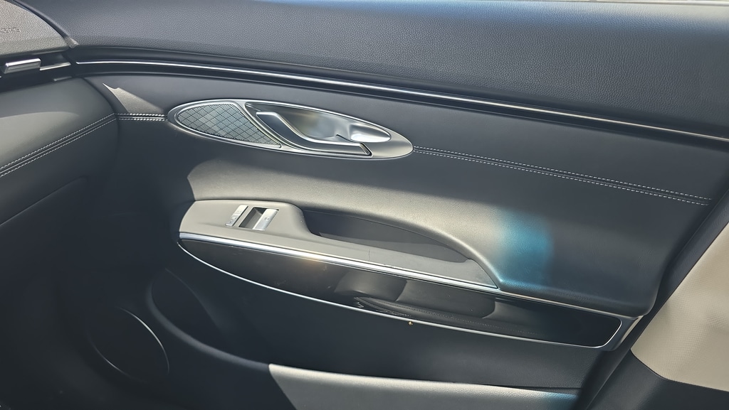 2023 GENESIS GV70 Standard - Photo 16