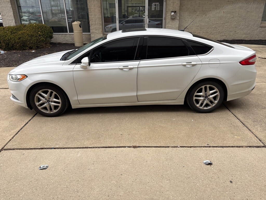Used 2014 Ford Fusion SE Sedan