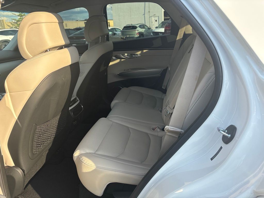 2024 GENESIS GV70 Standard - Photo 10
