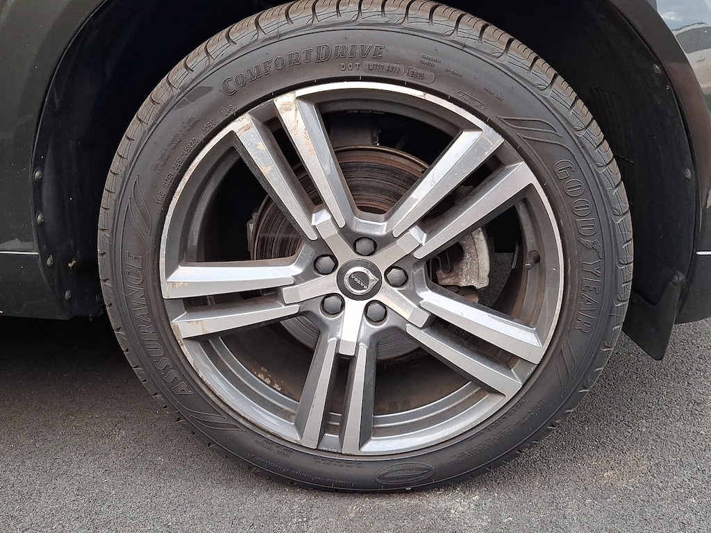 Used 2021 Volvo XC60 T5 Momentum SUV