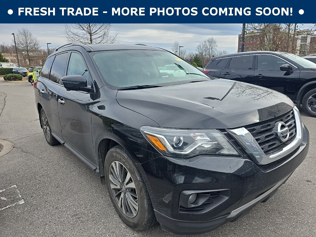 Used 2017 Nissan Pathfinder SL SUV