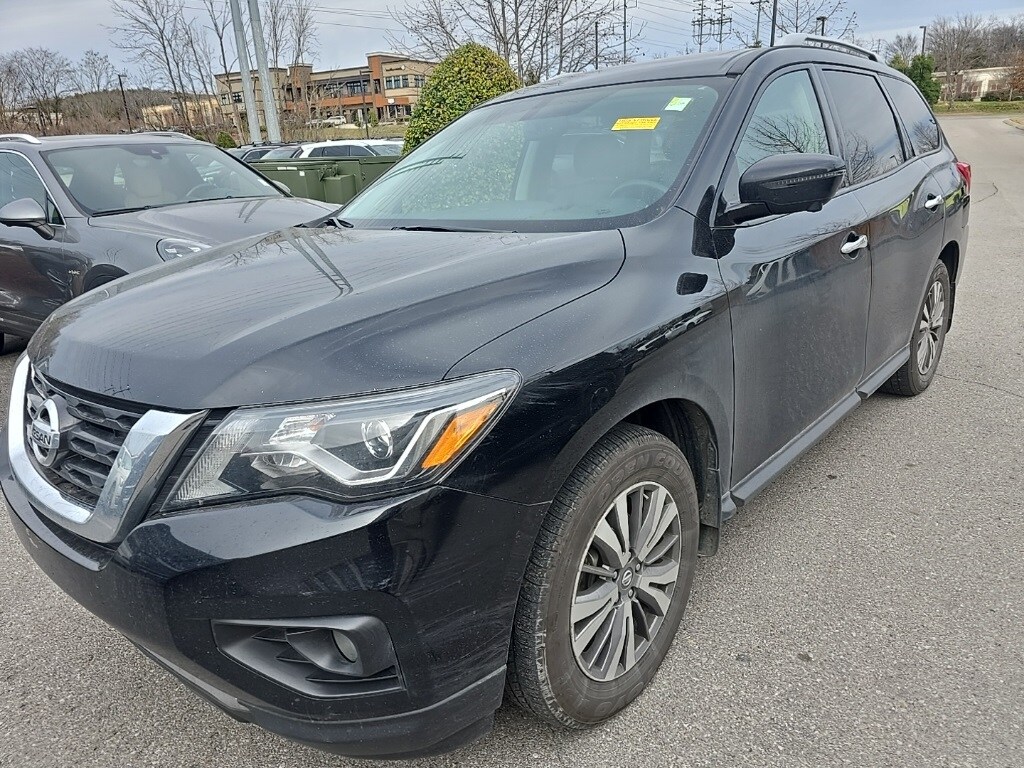 Used 2017 Nissan Pathfinder SL SUV