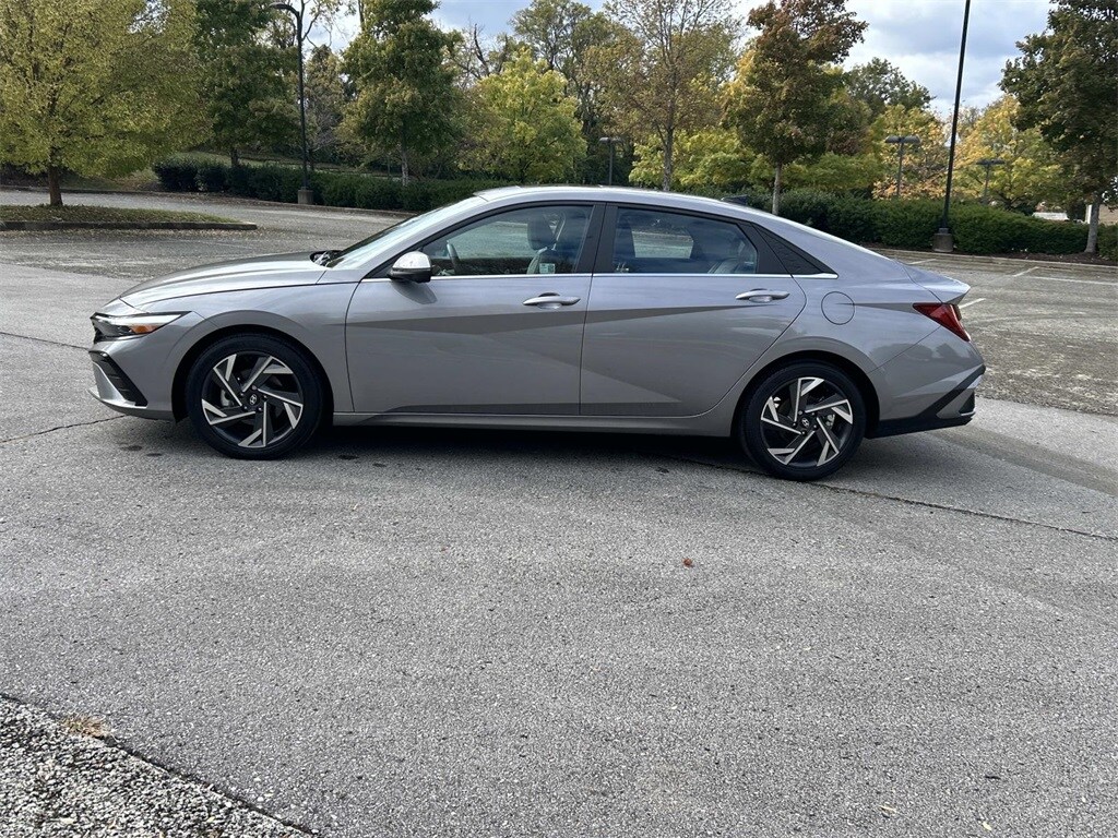 Certified 2024 Hyundai Elantra Limited Sedan