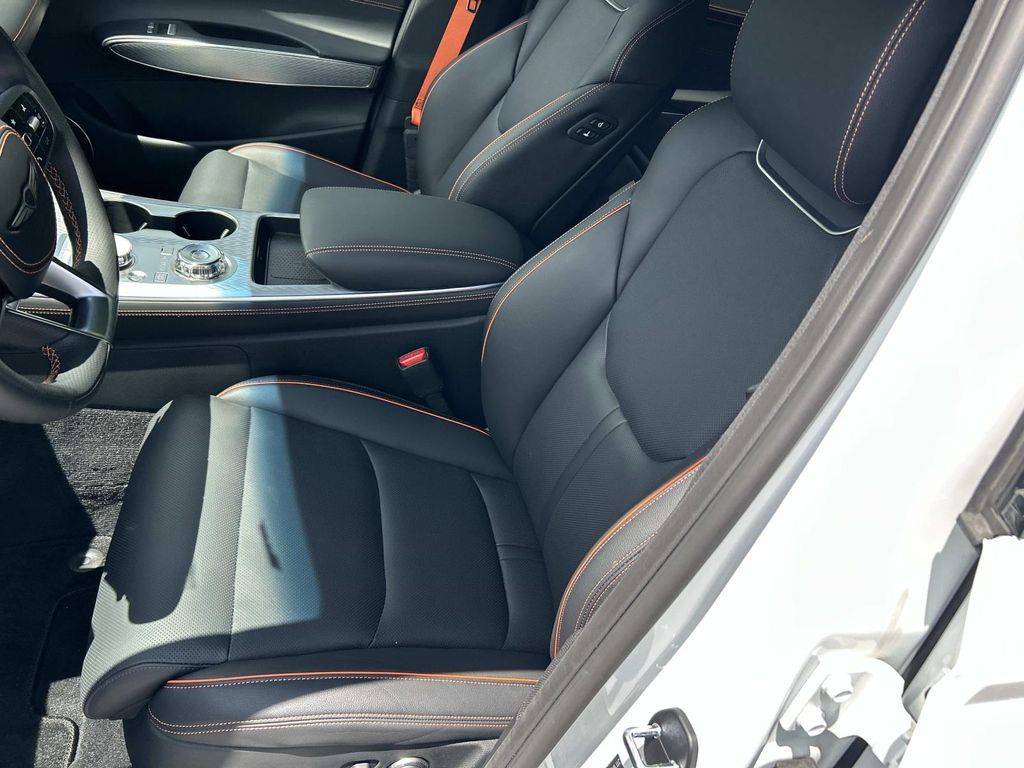 2026 GENESIS GV70 Sport Prestige - Photo 15