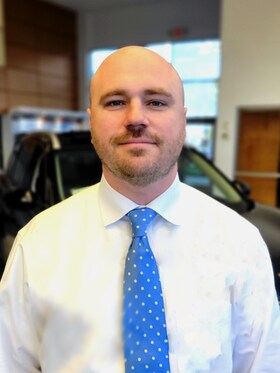 Staff member ALEX DAVIS from ID_713652d7f4b3