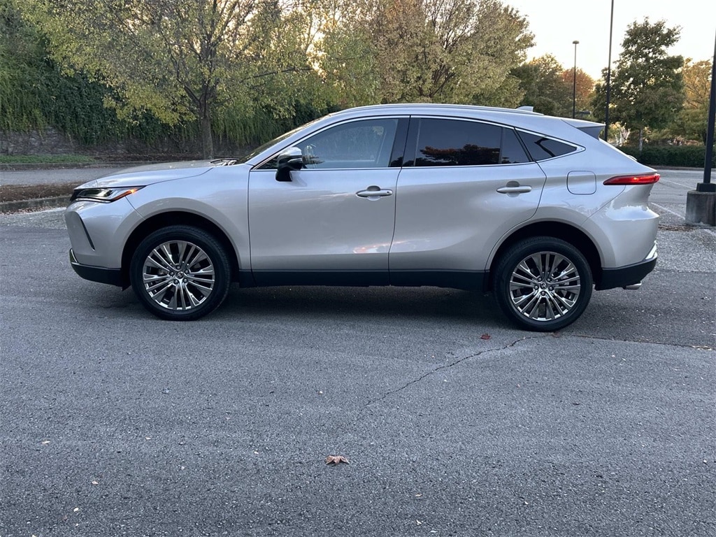 Used 2024 Toyota Venza XLE SUV