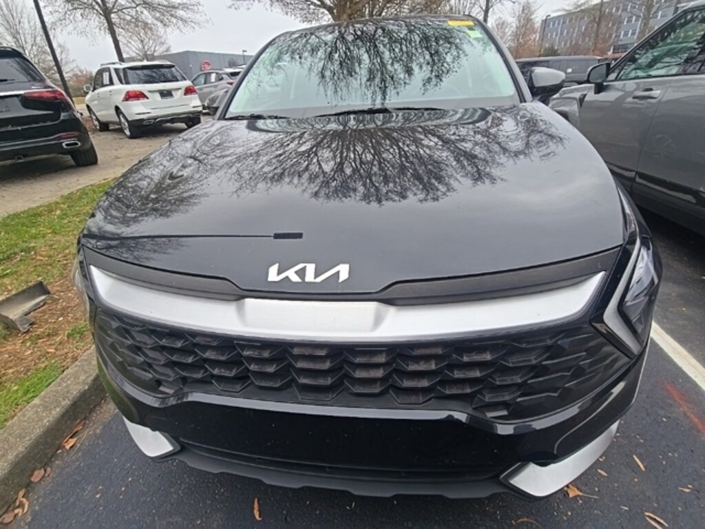 Used 2023 Kia Sportage Hybrid LX SUV