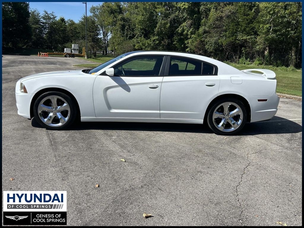 Used 2013 Dodge Charger SXT Sedan