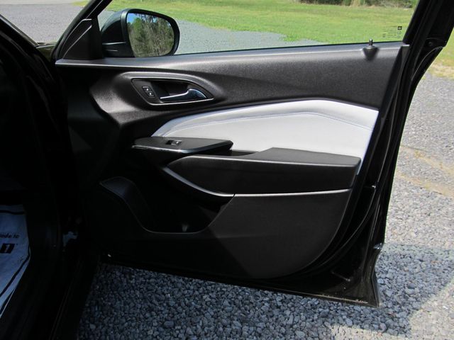 2025 Chevrolet Trax LT - Photo 38