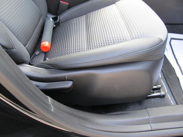2025 Chevrolet Trax LT - Photo 37