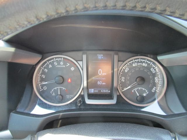 2016 Toyota Tacoma Limited - Photo 32