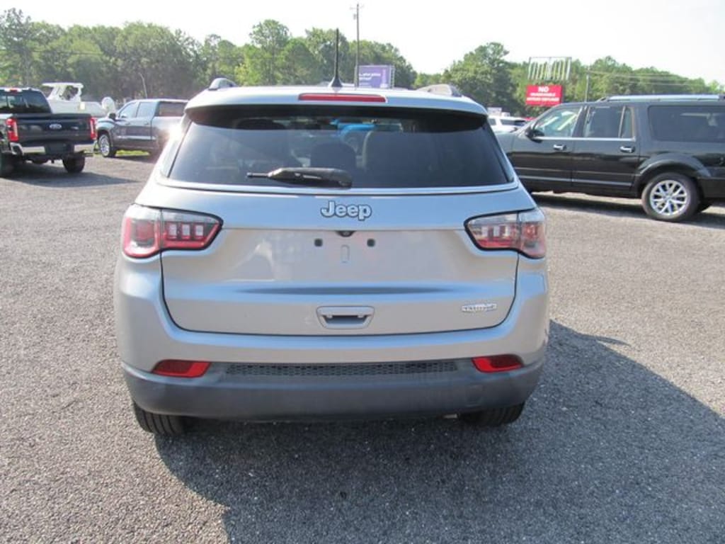 Used 2019 Jeep Compass Latitude FWD SUV