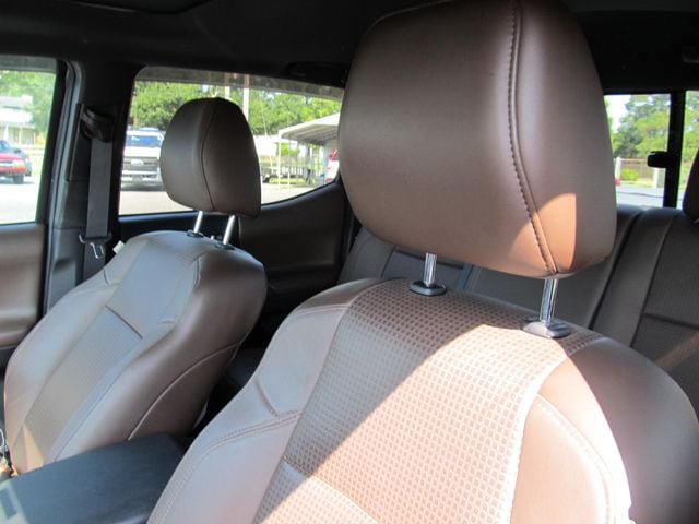 2016 Toyota Tacoma Limited - Photo 12