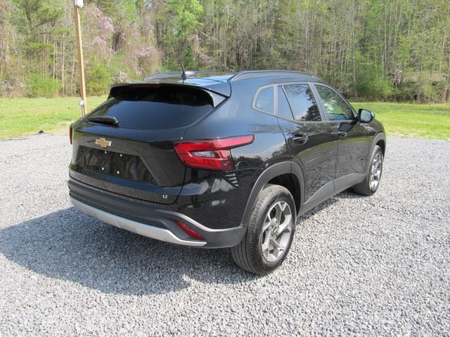2025 Chevrolet Trax LT - Photo 6