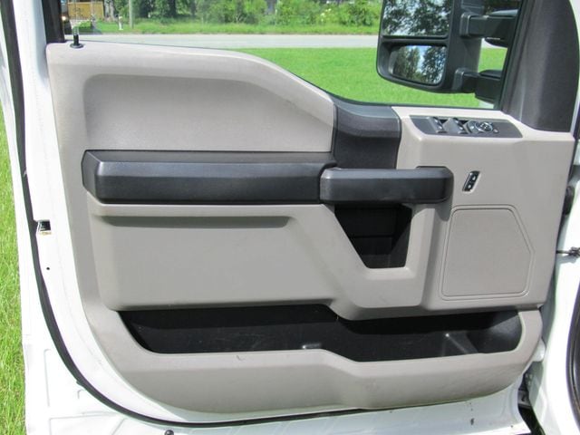 2017 Ford F-350 Super Duty Chassis Cab XL - Photo 28